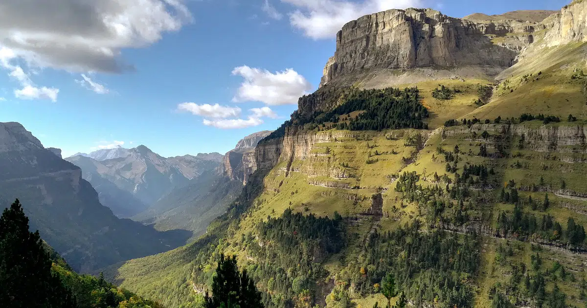 Miradores de Ordesa: Valle y Monte Perdido Panorámica del Valle de Ordesa y Monte Perdido desde sus miradores